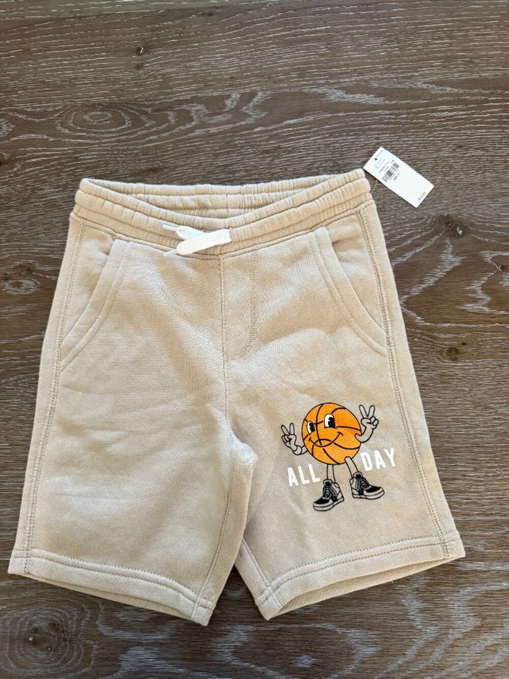 NWT!  Boys Old Navy beige basketball all day elastic waist short size s 6/7